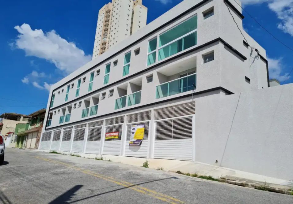Prédio sob risco estrutural