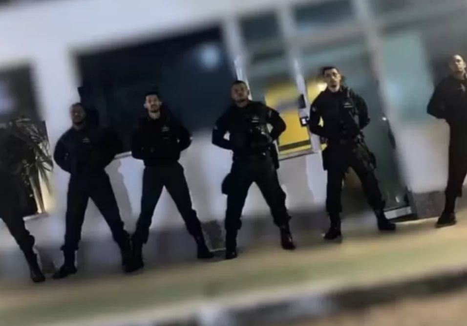 Vigias enfileirados 