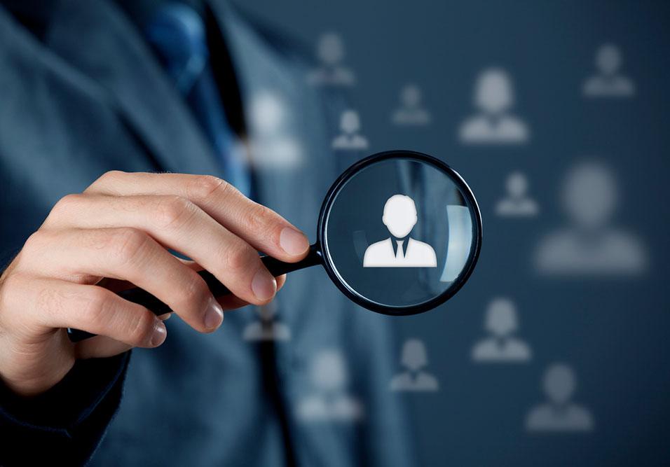 Contratando? Avalie os currículos cadastrados na seção Empregos!