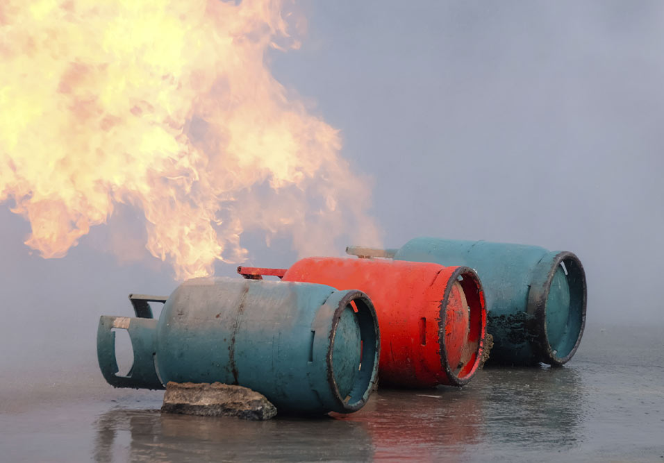 Explosão em apartamento deixa moradora ferida em SP